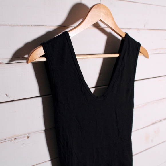 Gentle Fawn Cross Knot Low Back Top - Picture 2 of 6